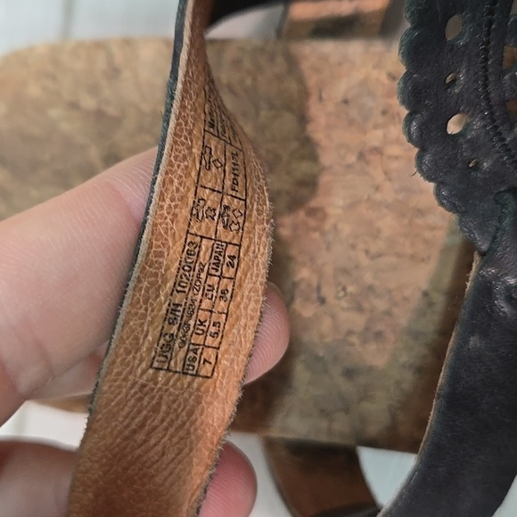 Ugg Women Ayden II Ankle Leather Wood Sandals T strap Sandals shoes sz 7 - Picture 6 of 11